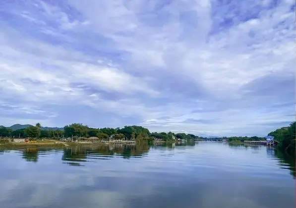 TARA RAFT KANCHANABURI GUEST HOUSE