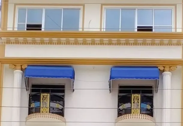 Hotel Tara Tower