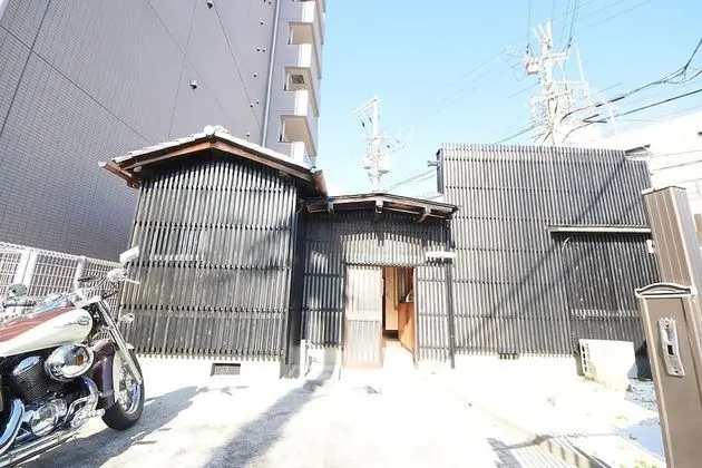 Tarbo's House Nishikitsuji : Free Parking, Pet OK - Dış Mekan
