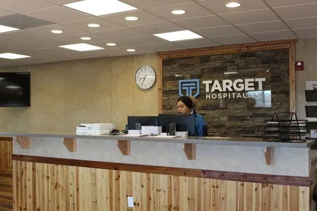 Target Hospitality-Seven Rivers Lodge Carlsbad - Lobi