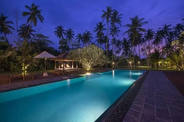 Taru Villas - Rock Villa - Bentota - Havuz