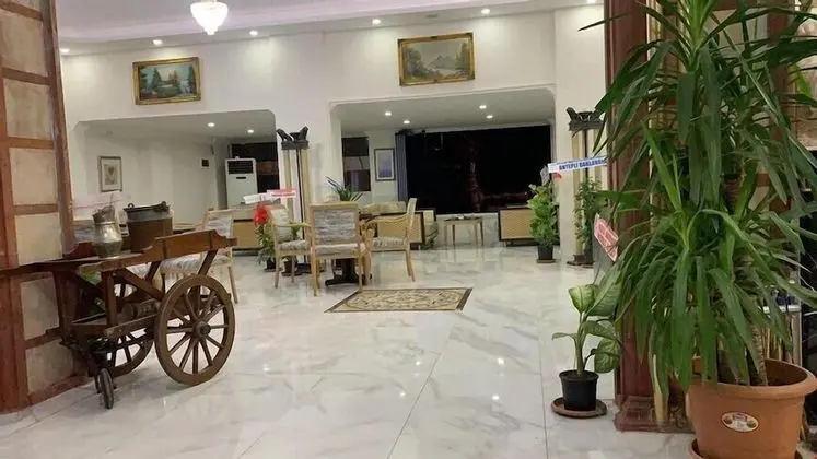 Tas Saray Bardakci Hotel - Yerinde Yemek
