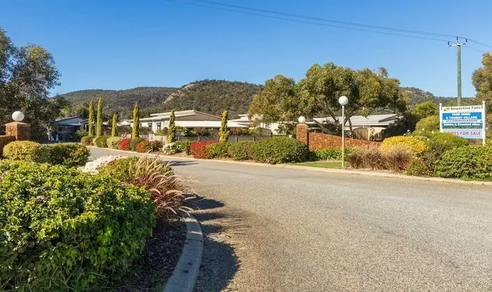 Tasman Holiday Parks - Serpentine Falls - Lobi