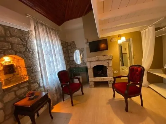 TasQuartas Otel Alaçatı