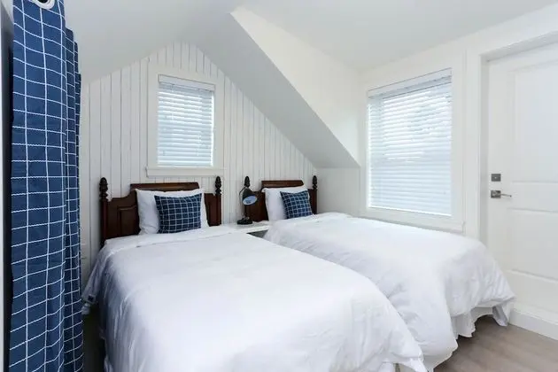 Tasteful 2 Bedroom Suite near Marine Gateway by Elevate Rooms - Oda