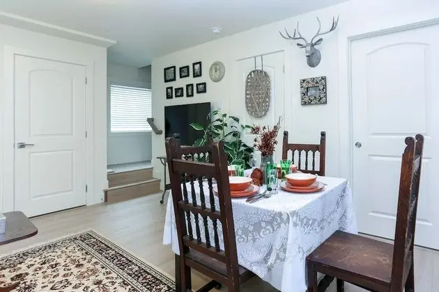 Tasteful 2 Bedroom Suite near Marine Gateway by Elevate Rooms - Oda Düzeni