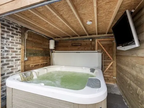 Tasteful Holiday Home in Loppem with Hot Tub - Havuz