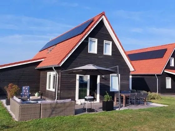 Tasteful Holiday Home in Scherpenisse With Garden