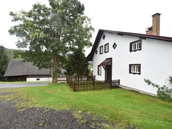 Tasteful Holiday Home With Spacious Garden in an Authentic, Quiet Mountain Village - Dış Mekan
