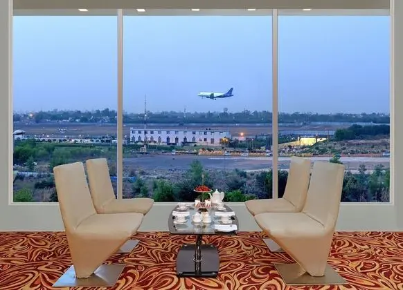 Taurus Sarovar Portico - Öne Çıkan Resim