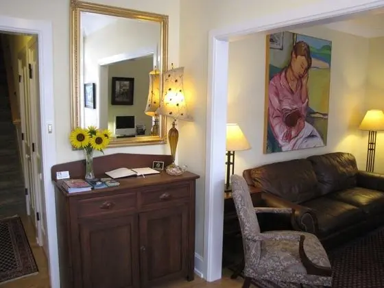 Tawsty Flower - Haines Suites - Lobi