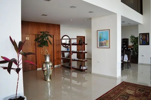 Taybeh Golden Hotel - Lobi
