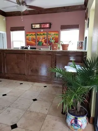Taylor village inn and suites - Lobi