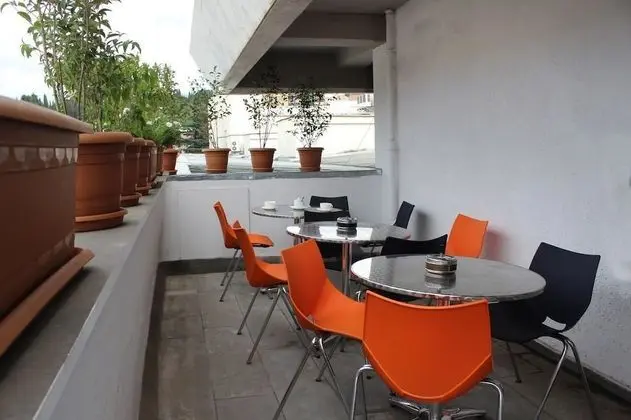 Hotel Tbilisi Central by Mgzavrebi - İç Mekan