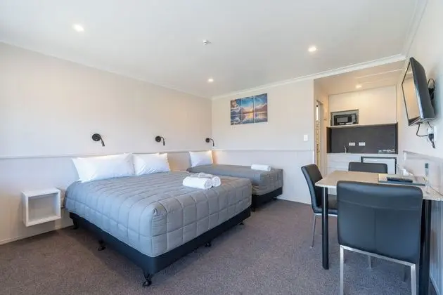 Te Anau Top 10 Holiday Park