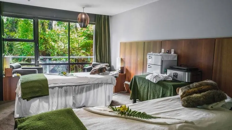 Te Waonui Forest Retreat - Spa