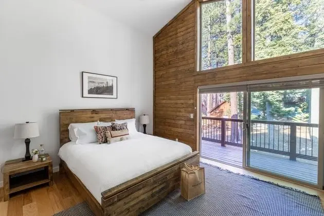Teddy by Avantstay Majestic Cabin in Big Bear w/ Balcony - Oda