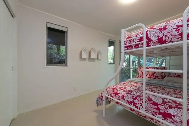 Ted's Cottage near Little Oneroa Beach - Oda