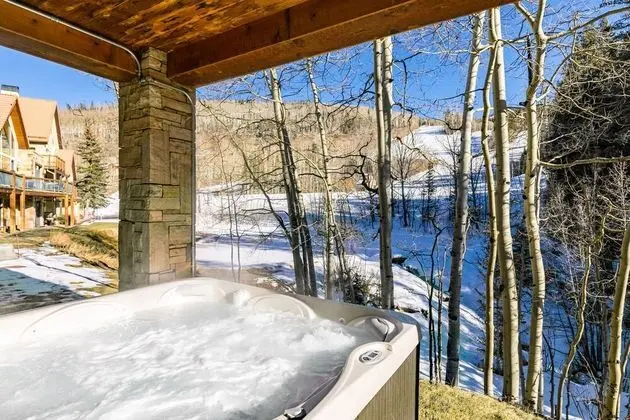 Telemark A by Avantstay Ski In/ Ski Out at the Heart of Mountain Village w/ Hot Tub!