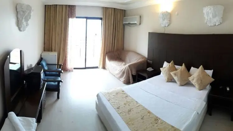 Temple Beach Hotel - Oda