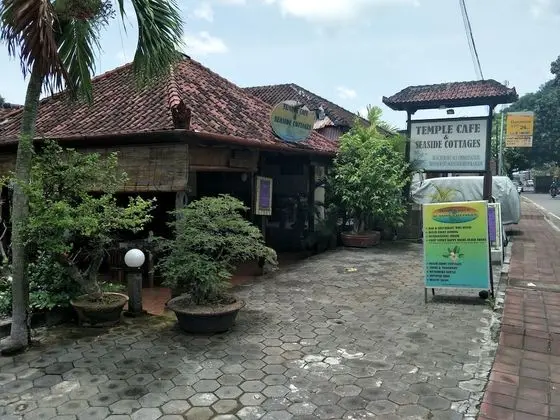 Temple Cafe & Seaside Cottages