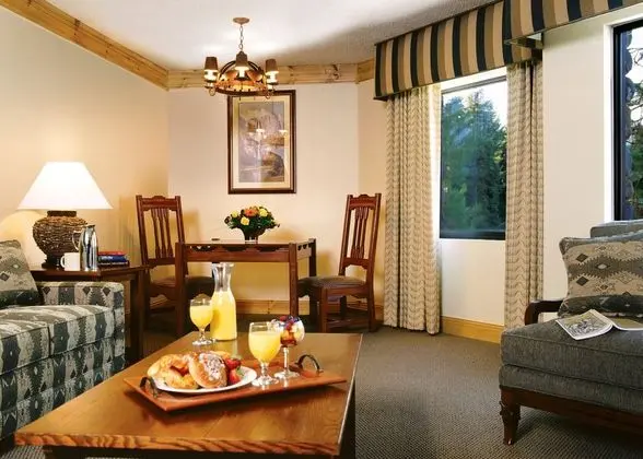Tenaya Lodge