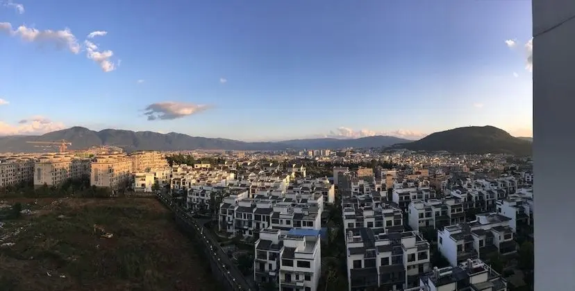 Tengchong Two Suite Guesthouse