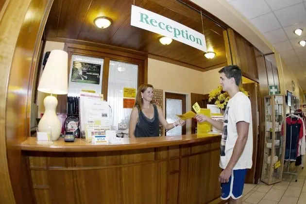 Tennis- und Freizeitzentrum Neudörfl - Lobi
