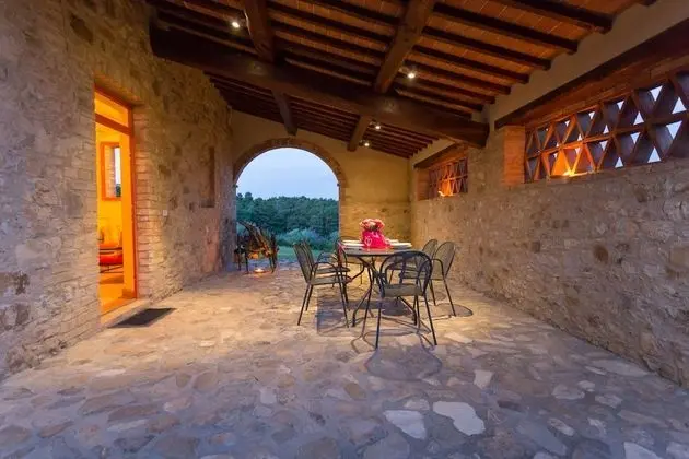 Tenuta di Monaciano - Yerinde Yemek