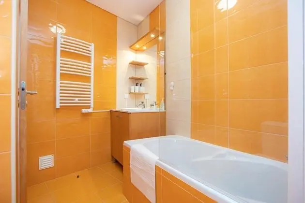 Terrace Bairro Novo by Rent4all - Oda