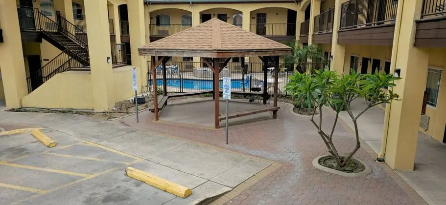Texas Inn & Suites - Dış Mekan