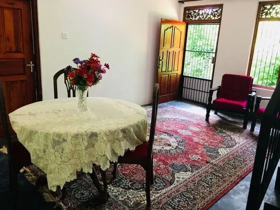 Thaaru Guest - Öne Çıkan Resim