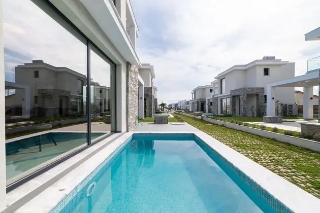 Thalassa Residential Complex - Havuz