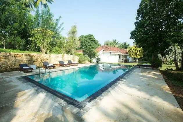 Thalpe Walawwa Heritage Villa - Havuz