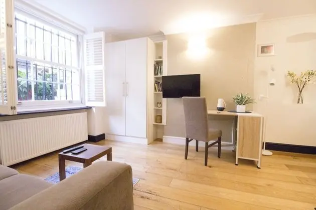 Thames Residences Hyde Park
