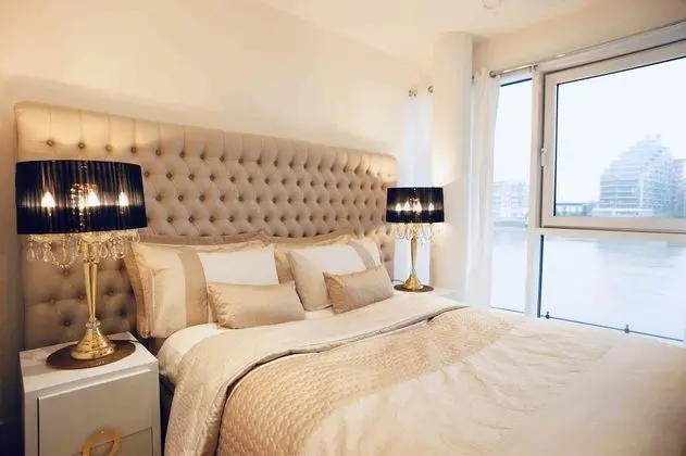 Thames Riverside Apartment in London, UK - Oda