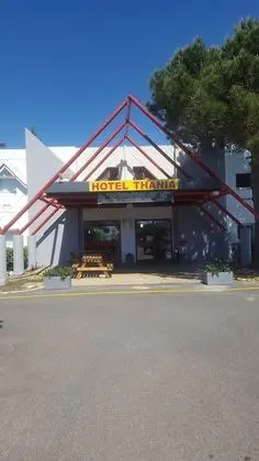 Hotel Thania