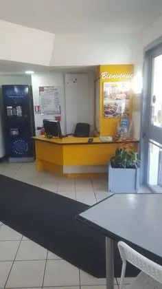 Hotel Thania - Lobi