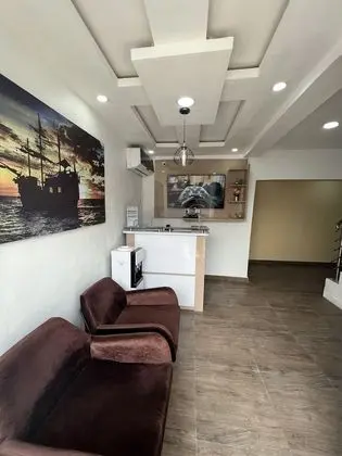 Thapunchline Apartments & Hotels - Lobi