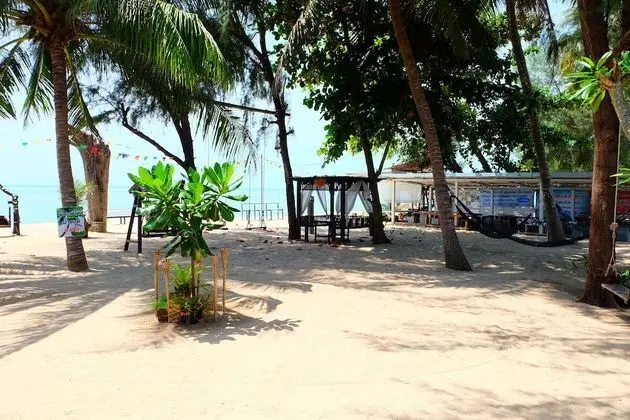 Tharadol Beach Resort