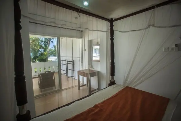 Tharanga Surfing Villa - Oda