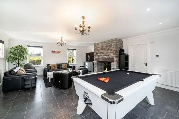 Thatched Cottage Thatched Cottage - Countryside Luxury w hot tub - Oda