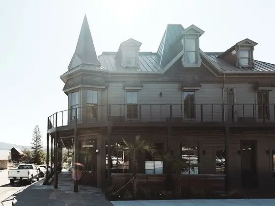 Thatcher Hotel - Öne Çıkan Resim