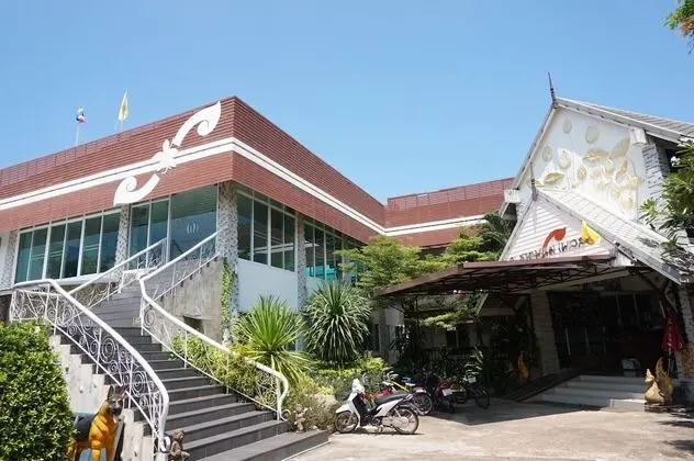 Thatphanom Place