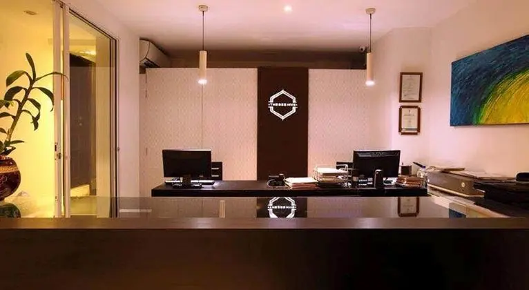 The Beehive - Genel
