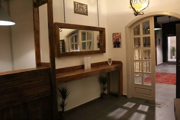 The Cabin Hostel - Lobi