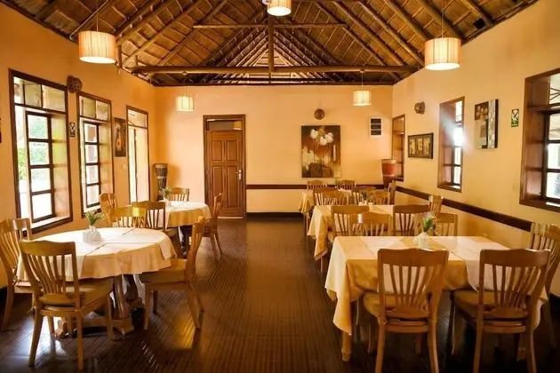 The Country Inn Hotel - Yerinde Yemek