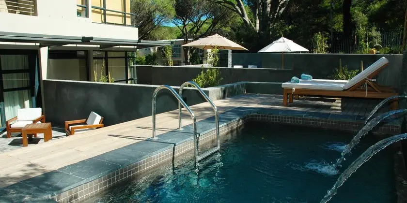 The Glen Apartments - Havuz