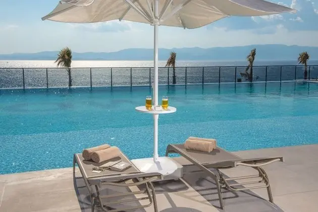 The Nowness Luxury Hotel & Spa - Havuz