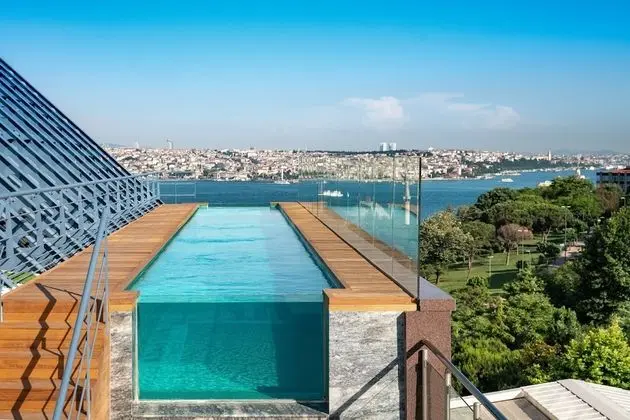 The Ritz-Carlton, Istanbul - Havuz
